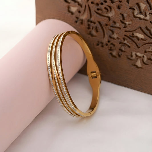 Elegant Gold Finish Designer Bangle for Women